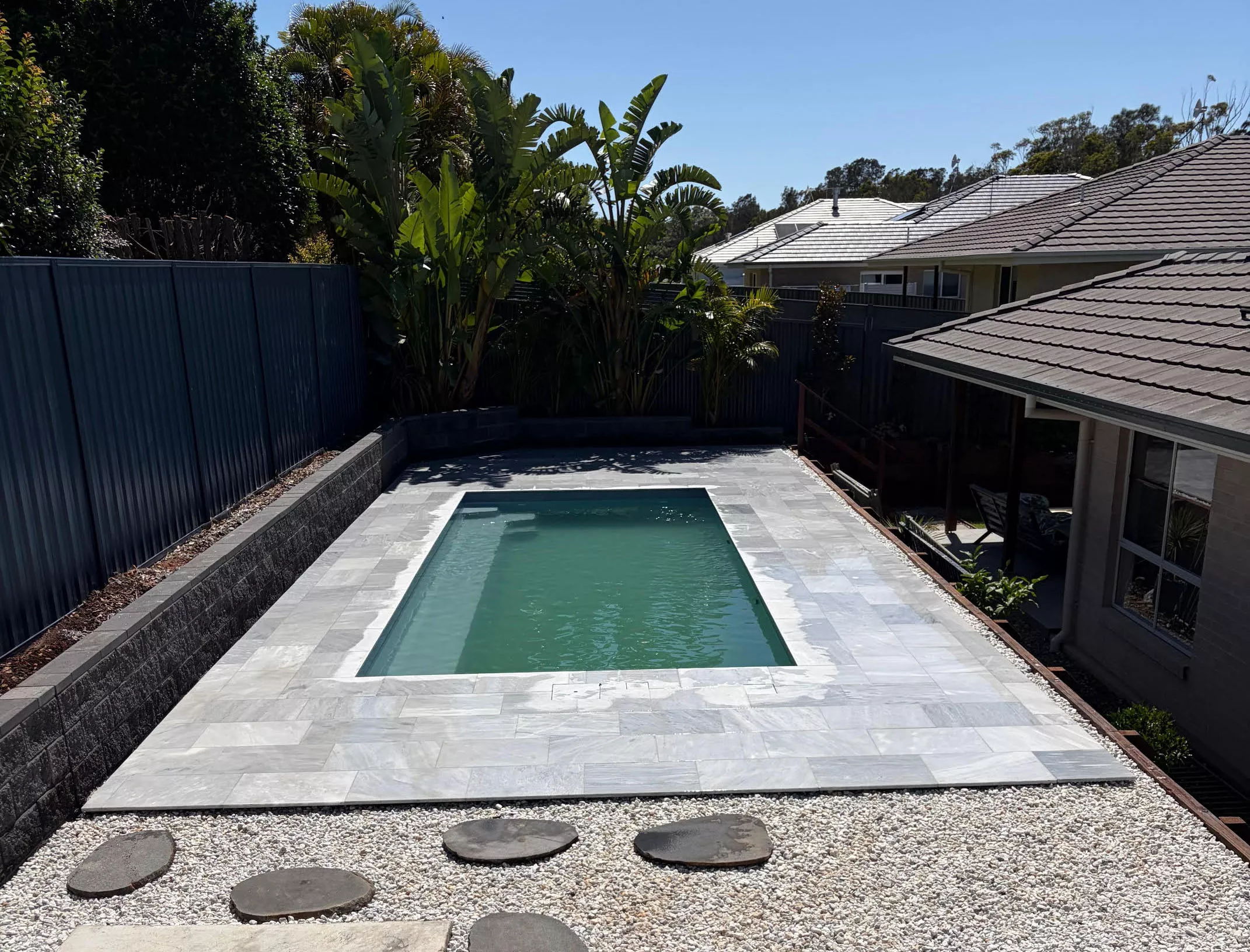 retaining-walls-and-paving-1-69293dde88229